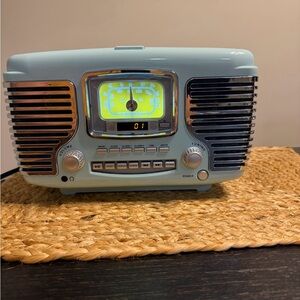 Crosley Corsair tabletop Retro AM/FM Radio, CD Player and Dual Alarm Clock